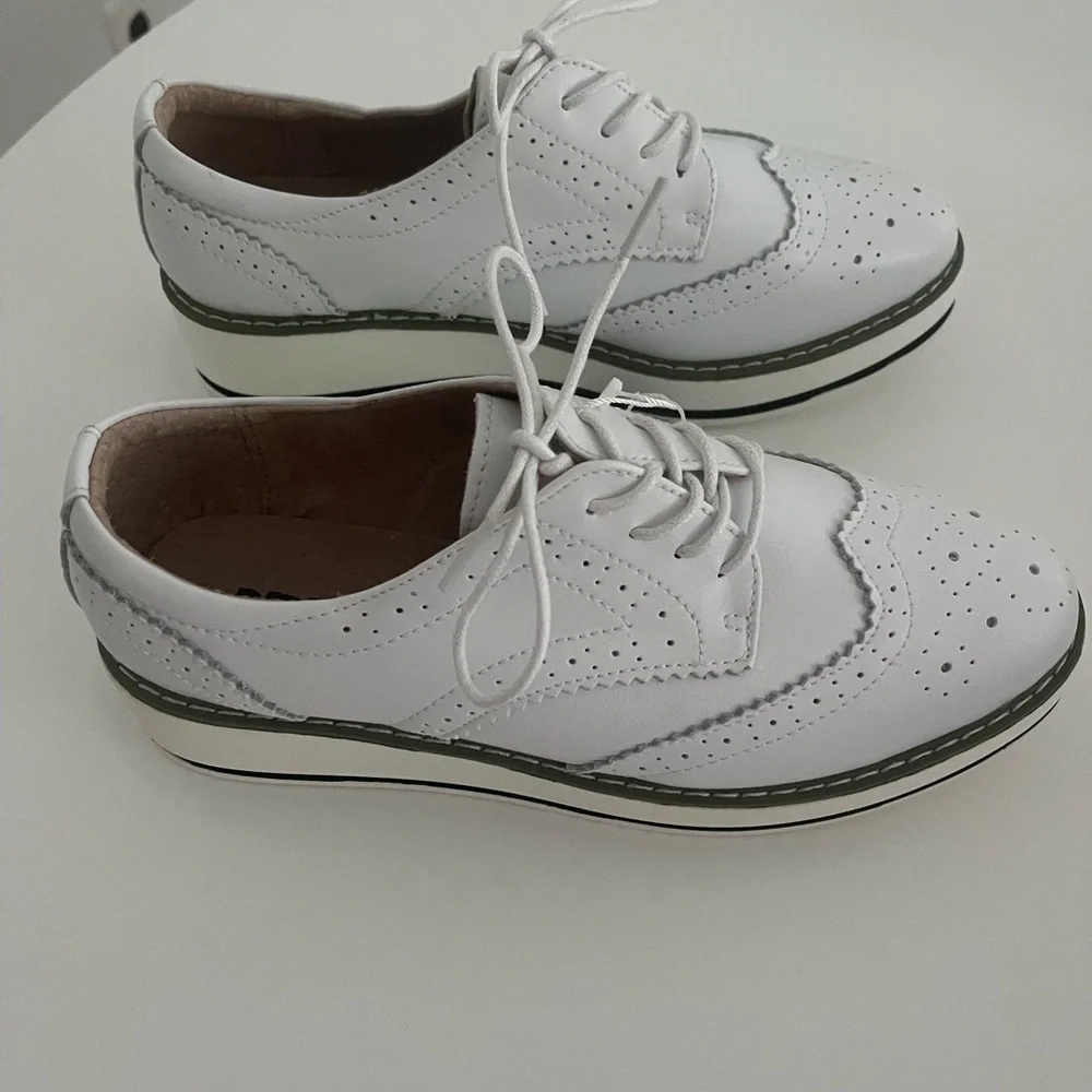 DADAWEN Women's White Platform
Lace-Up Wingtips Size 8 Oxford Shoes - Picture 2 of 6